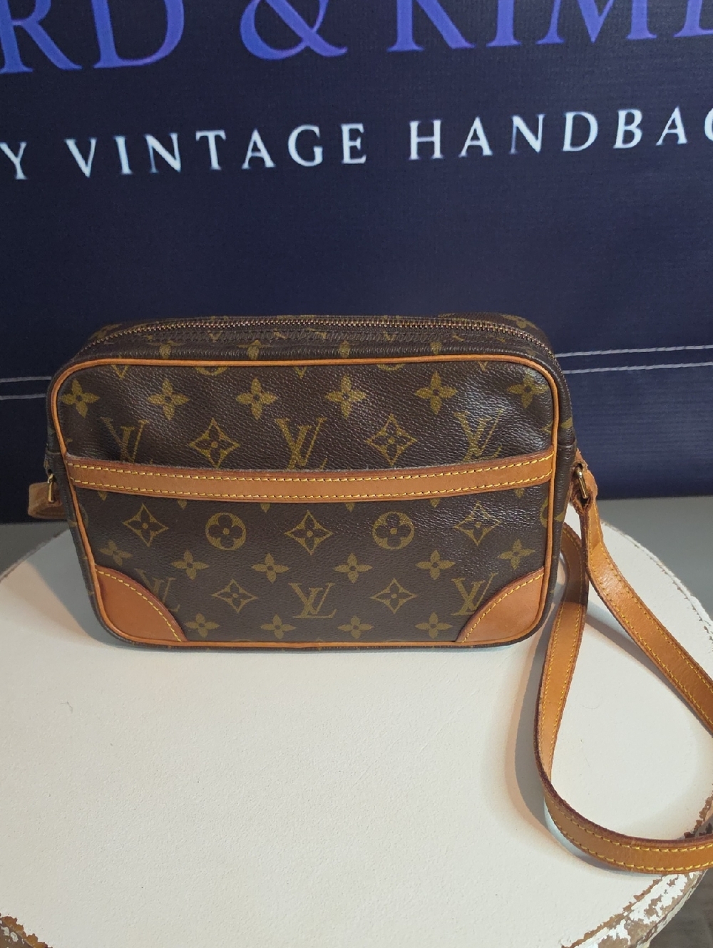 Pre-Loved Louis Vuitton Brown Monogram Canvas Messenger Crossbody